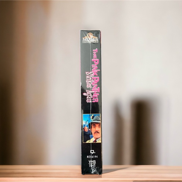 2/$45 NEW The Pink Panther Strikes Again VHS Movie Collection '76 Peter Sellers - Picture 3 of 3